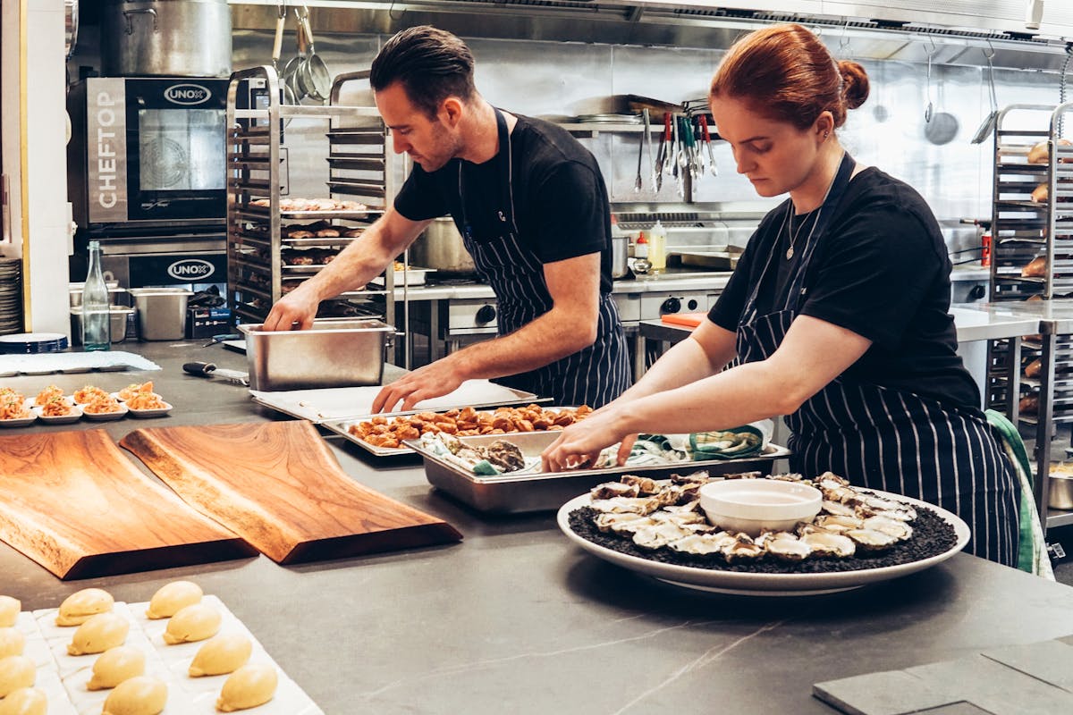 Commercial kitchen emergency service